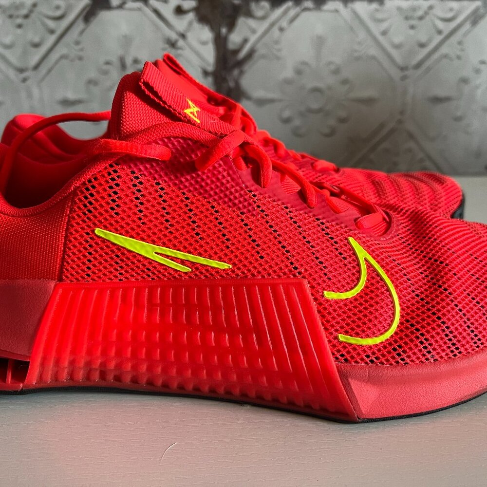 Nike Metcon Men's Size 11.5 Athletic Sneakers Gym Shoes – Red/Orange